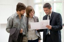 Ein Paar wird beraten